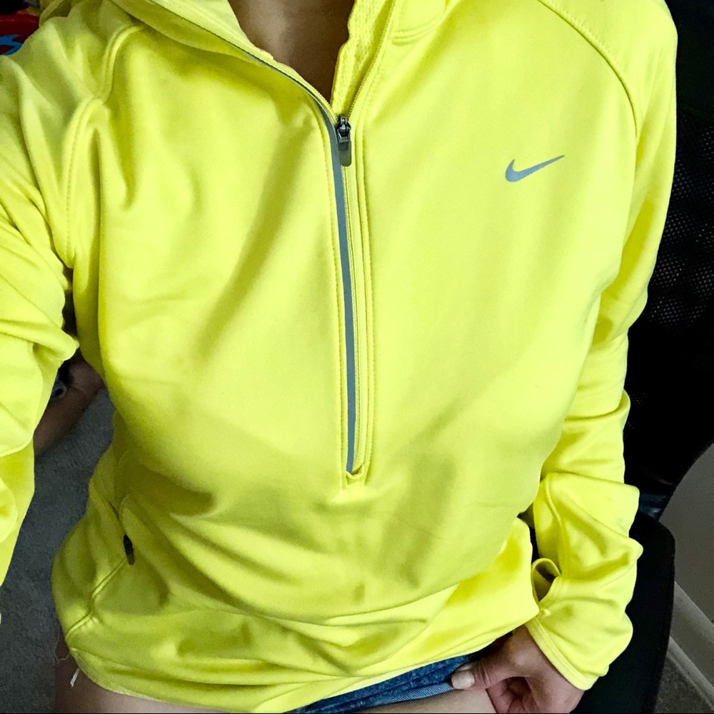 🚫SOLD🚫 Nike Dri-fit Thermal Jacket - Picture 4 of 8